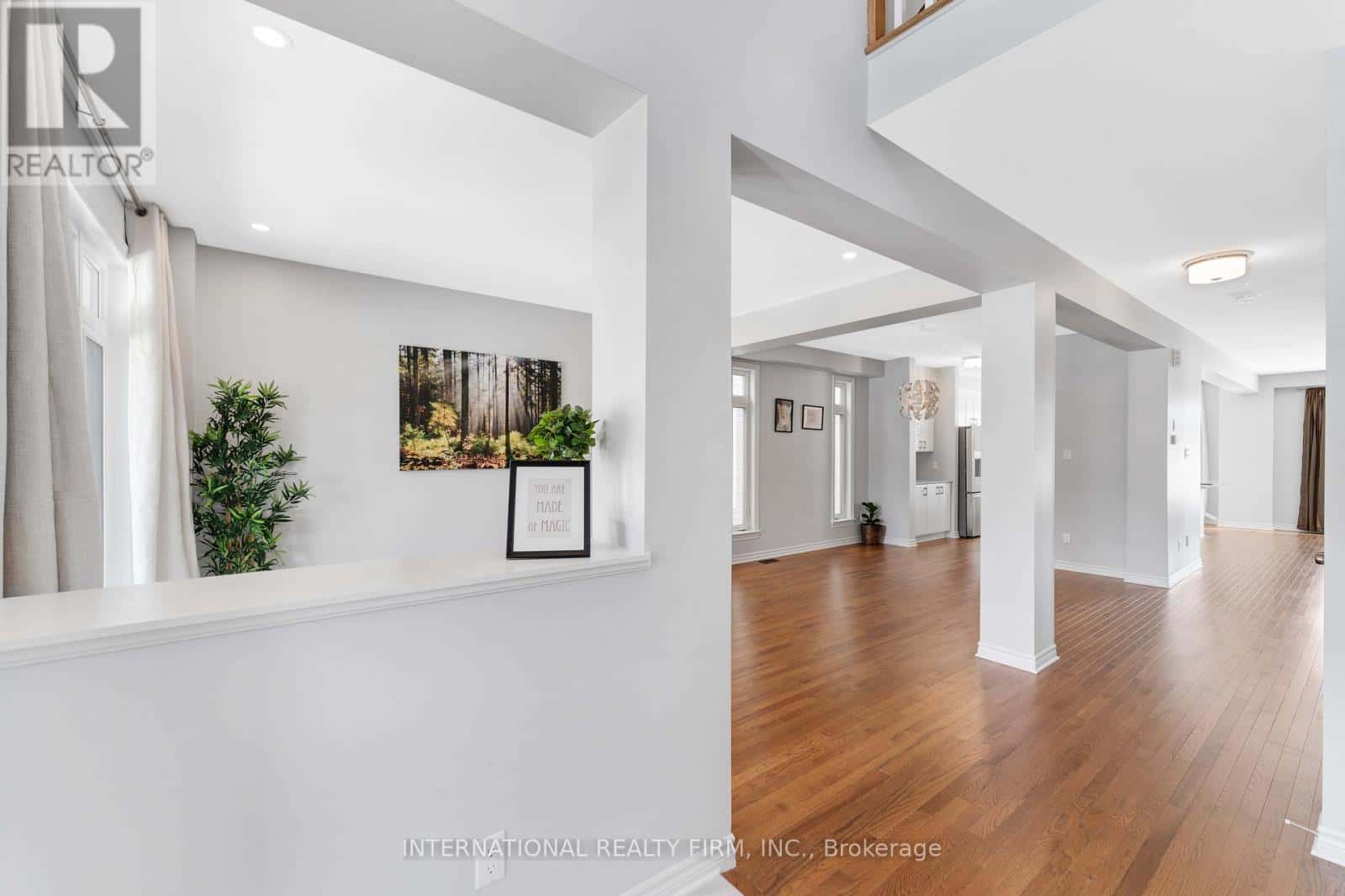 696 MOONFLOWER CRESCENT — Ottawa, Ontario - Photo 3 of 25