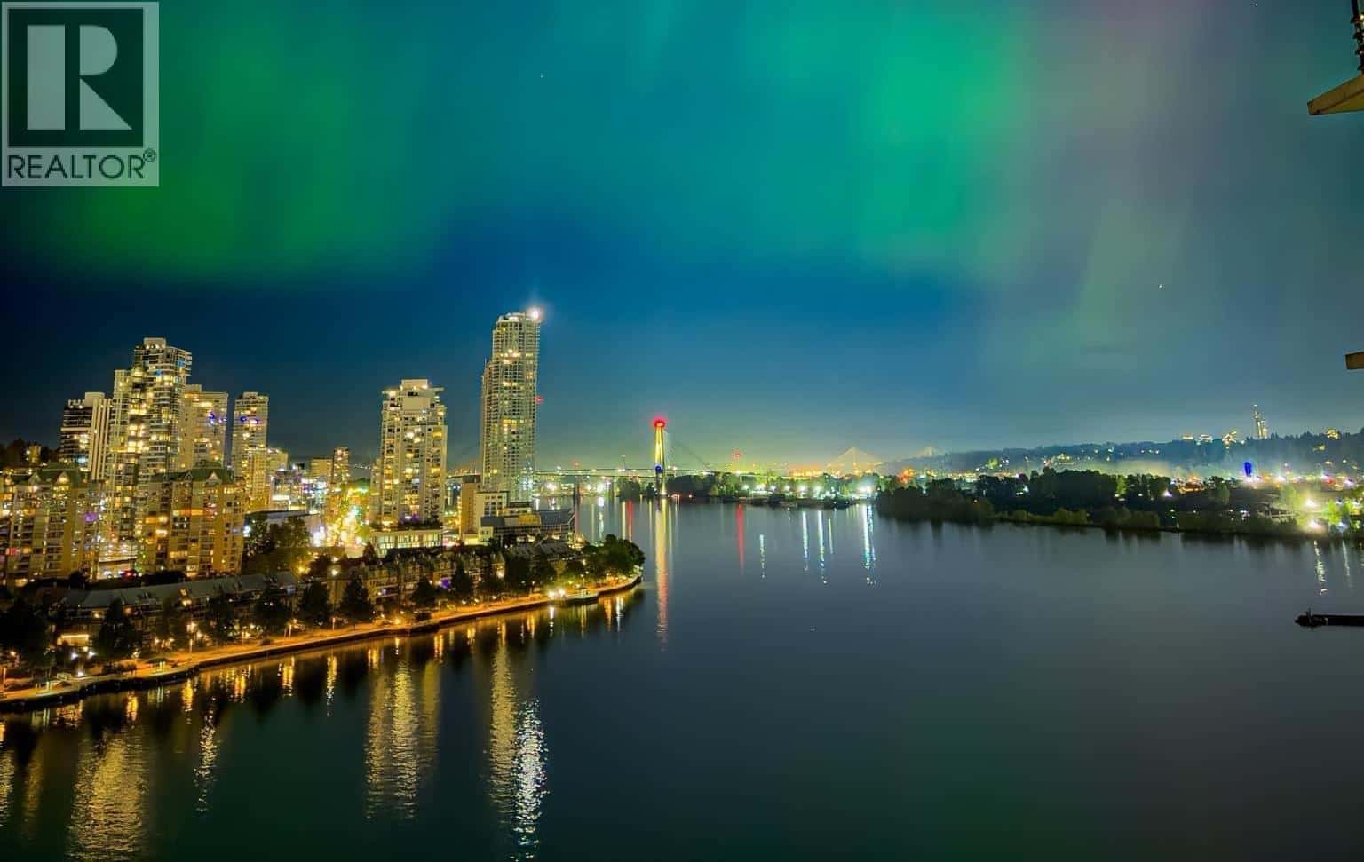 1406 210 SALTER STREET — New Westminster, British Columbia - Photo 2 of 25