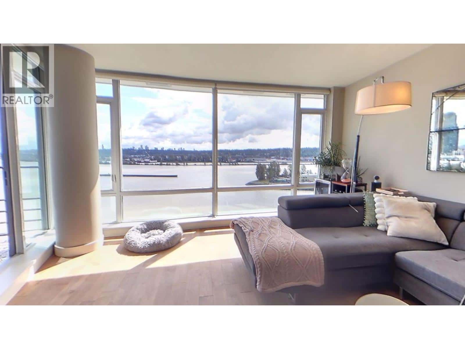 1406 210 SALTER STREET — New Westminster, British Columbia - Photo 4 of 25