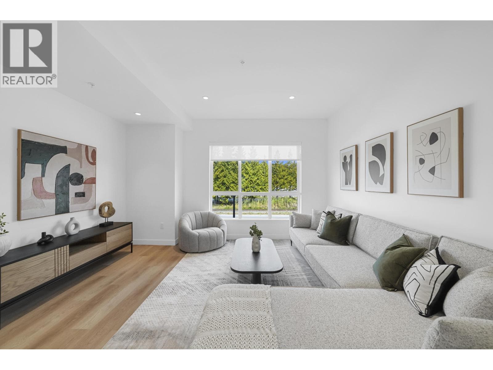 144 388 DUNCAN STREET — New Westminster, British Columbia - Main photo