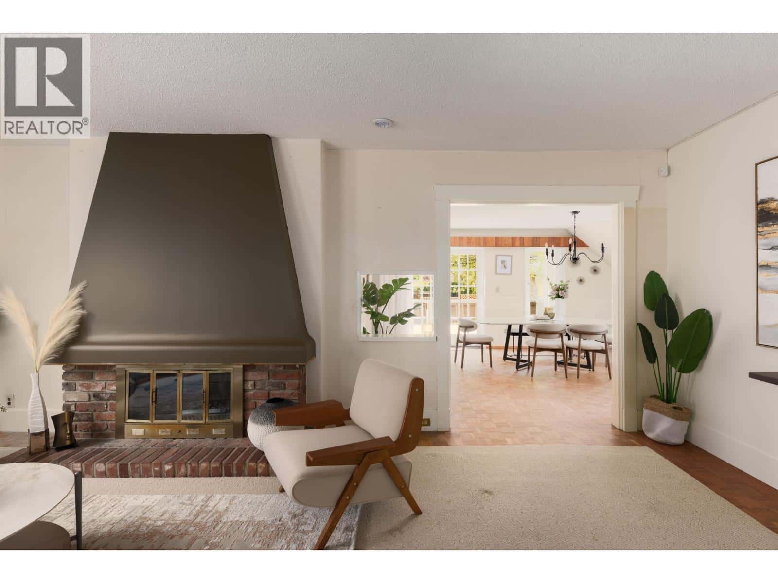 4138 W 13TH AVENUE — Vancouver, British Columbia - Photo 4 of 39