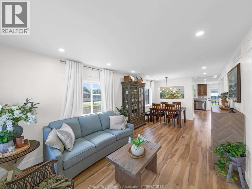 520 Mersea Rd 3 — Leamington, Ontario - Photo 4 of 50