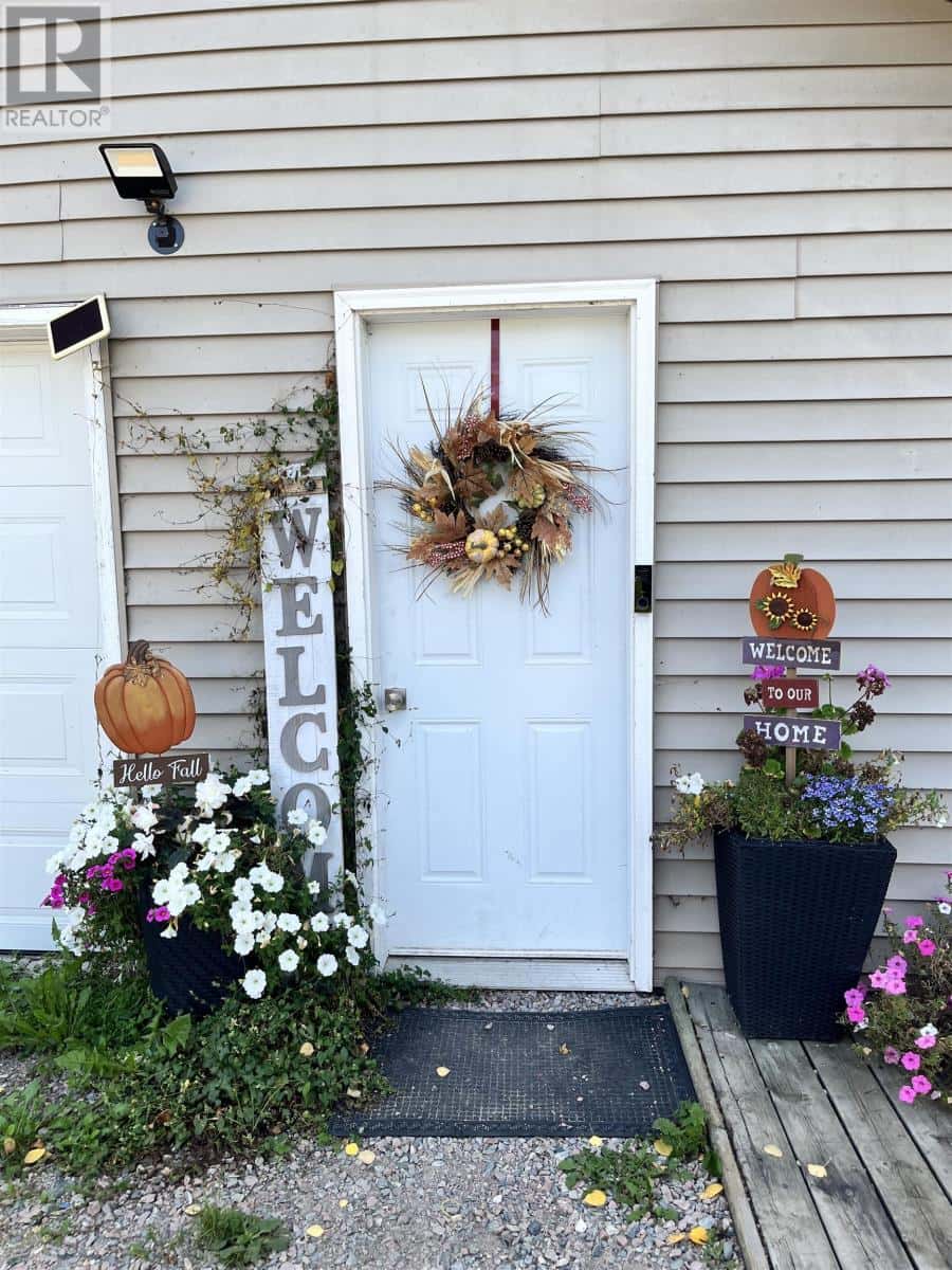 111 Buffalo Street — Red Lake, Ontario - Photo 2 of 15