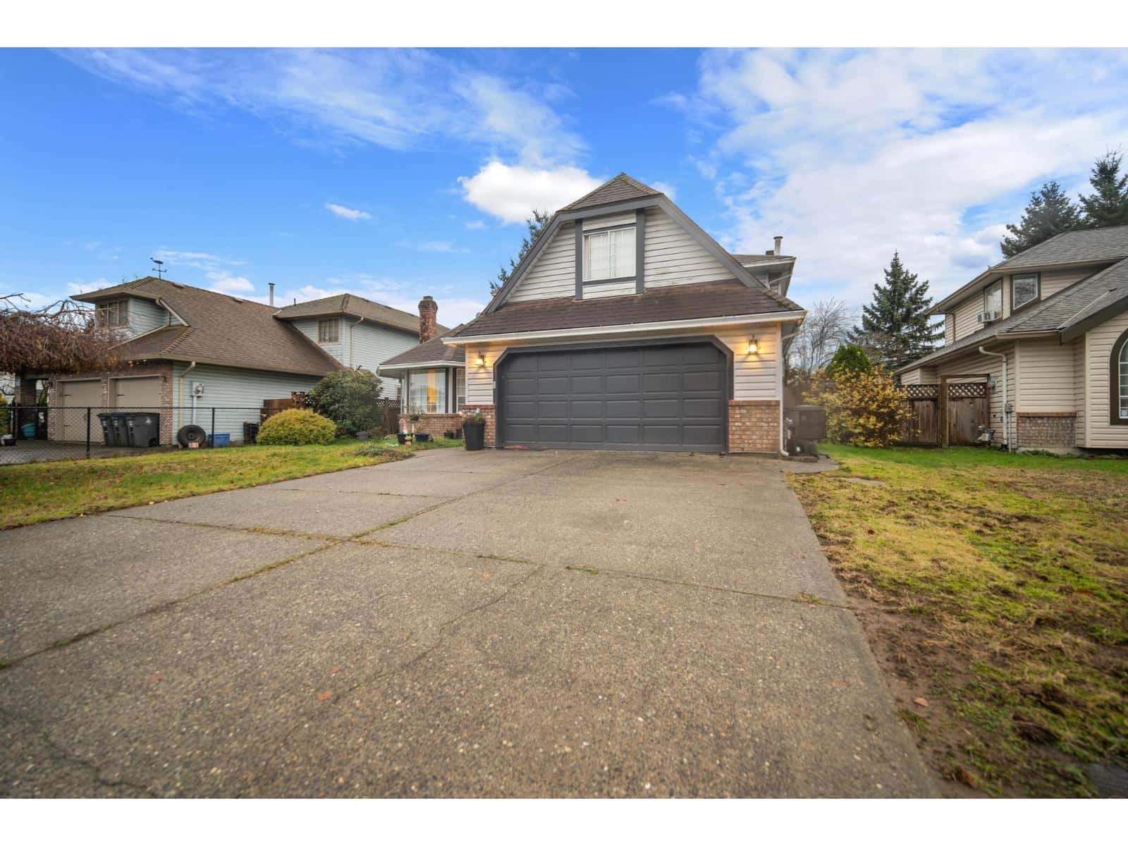 Surrey — Surrey - Photo 2 of 26