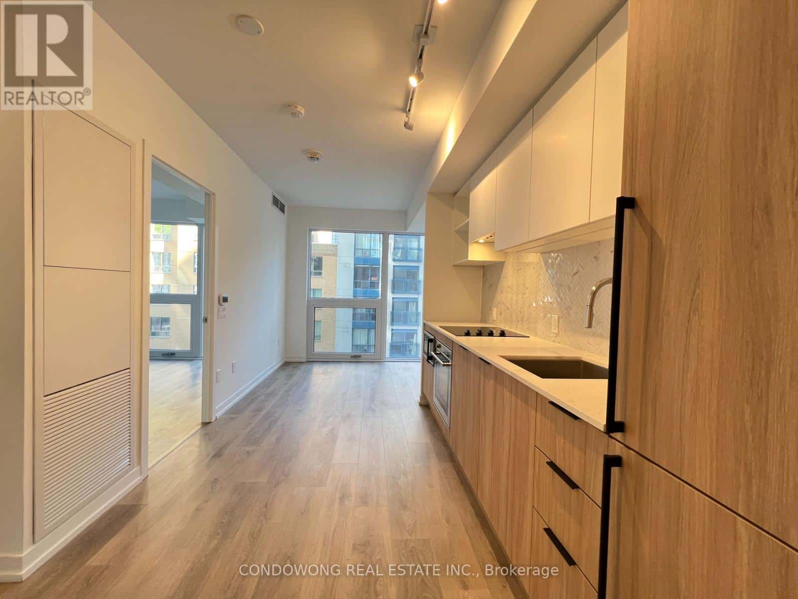 Toronto (Church-Yonge Corridor) — Toronto (Church-Yonge Corridor) - Photo 3 of 12