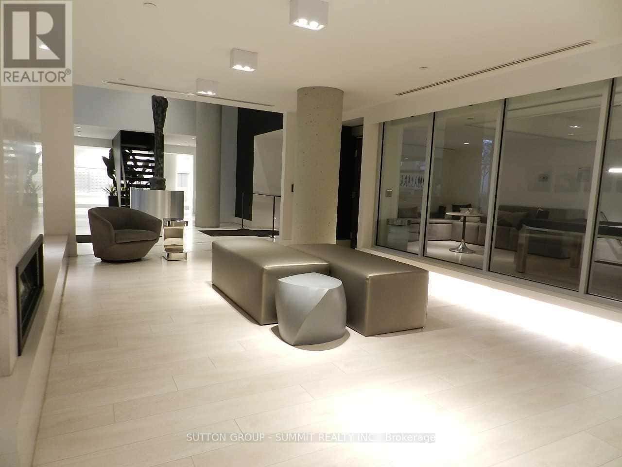 1801 - 2908 HIGHWAY 7 W — Vaughan (Concord) - Photo 2 of 14