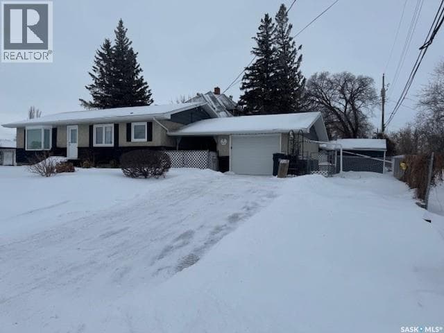 2 22nd STREET — Battleford, Saskatchewan - Main photo