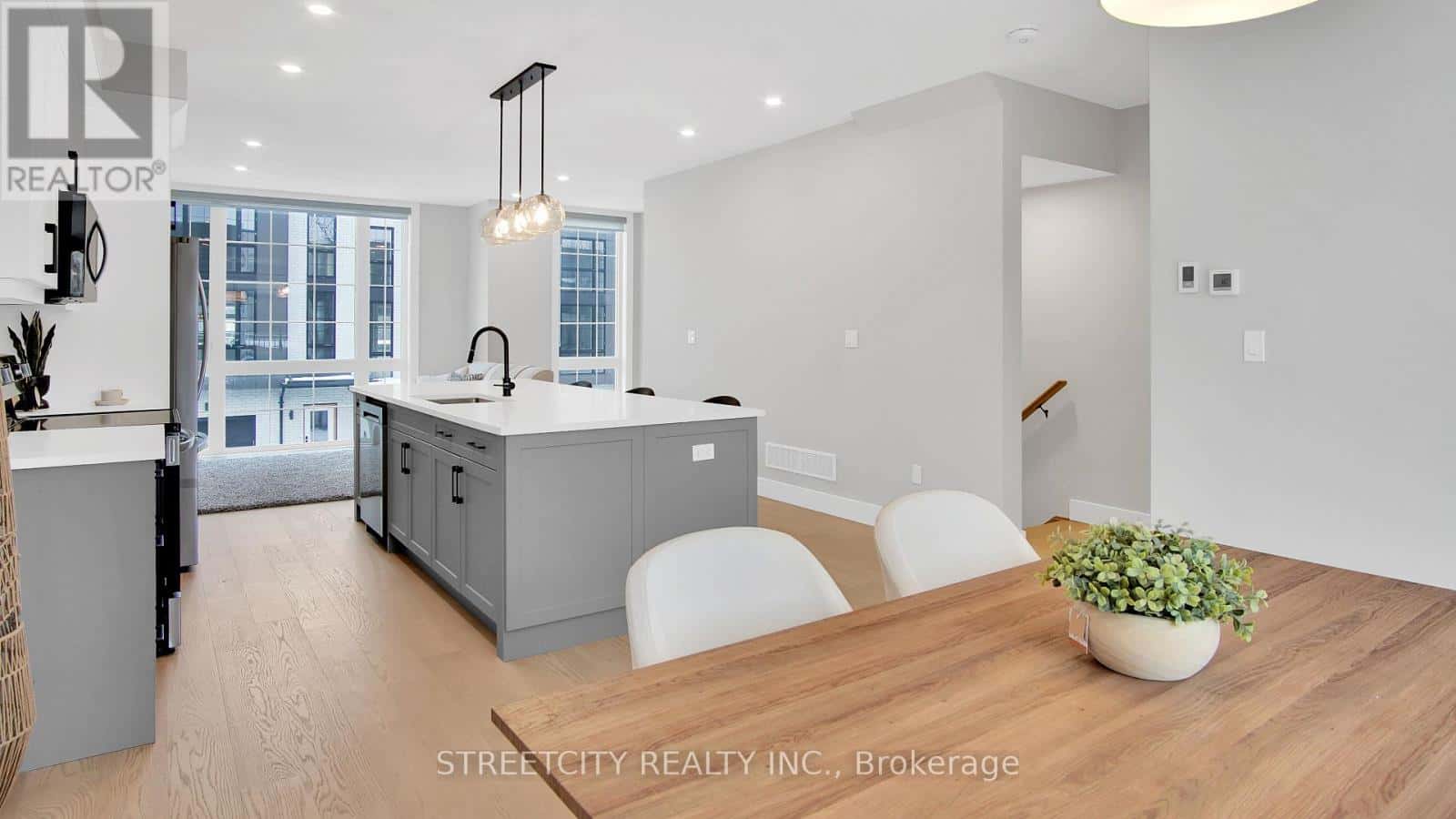 5 - 2500 MAIN STREET — London South (South V), Ontario - Photo 5 of 28