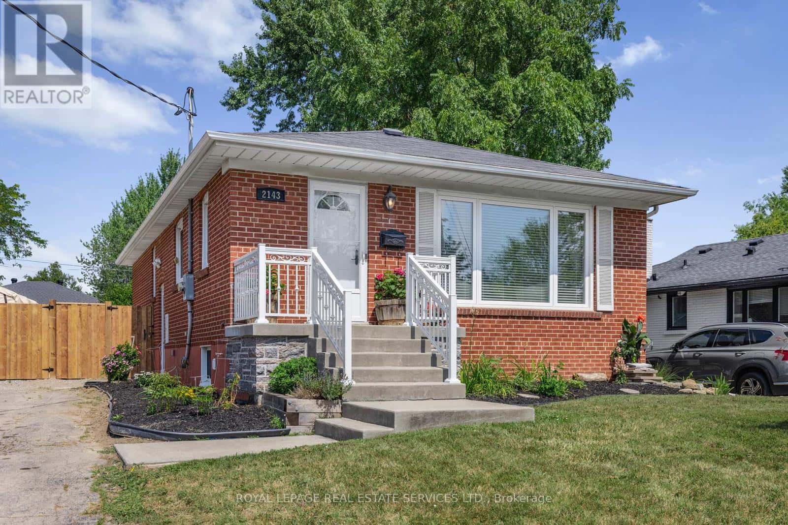 2143 MOUNTAINSIDE DRIVE — Burlington (Mountainside), Ontario - Photo 2 of 50