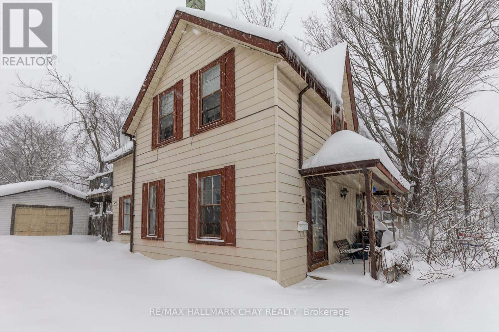 4 EAST STREET — Barrie (Wellington), Ontario - Photo 3 of 10