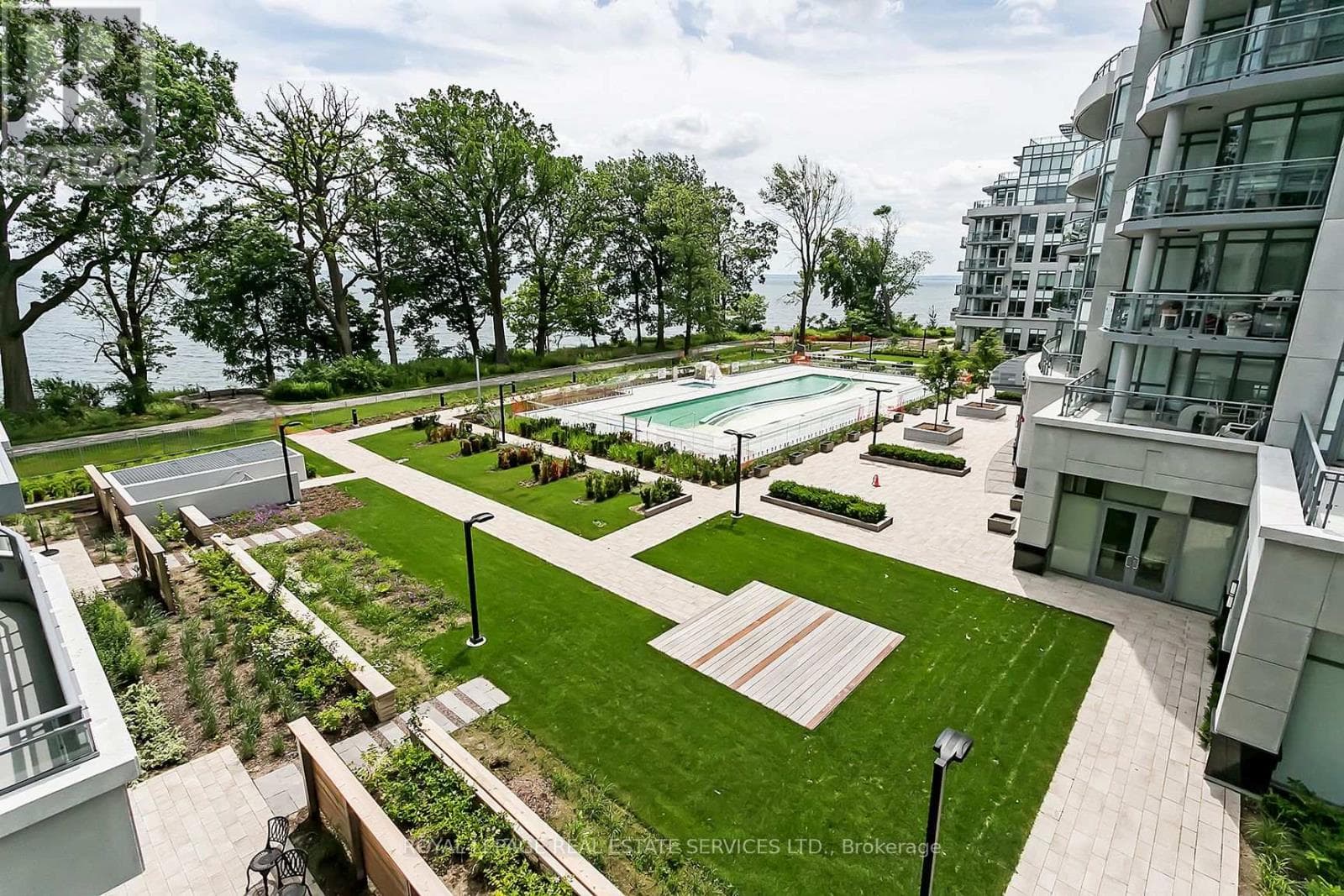 327 - 3500 LAKESHORE ROAD W — Oakville (BR Bronte), Ontario - Main photo