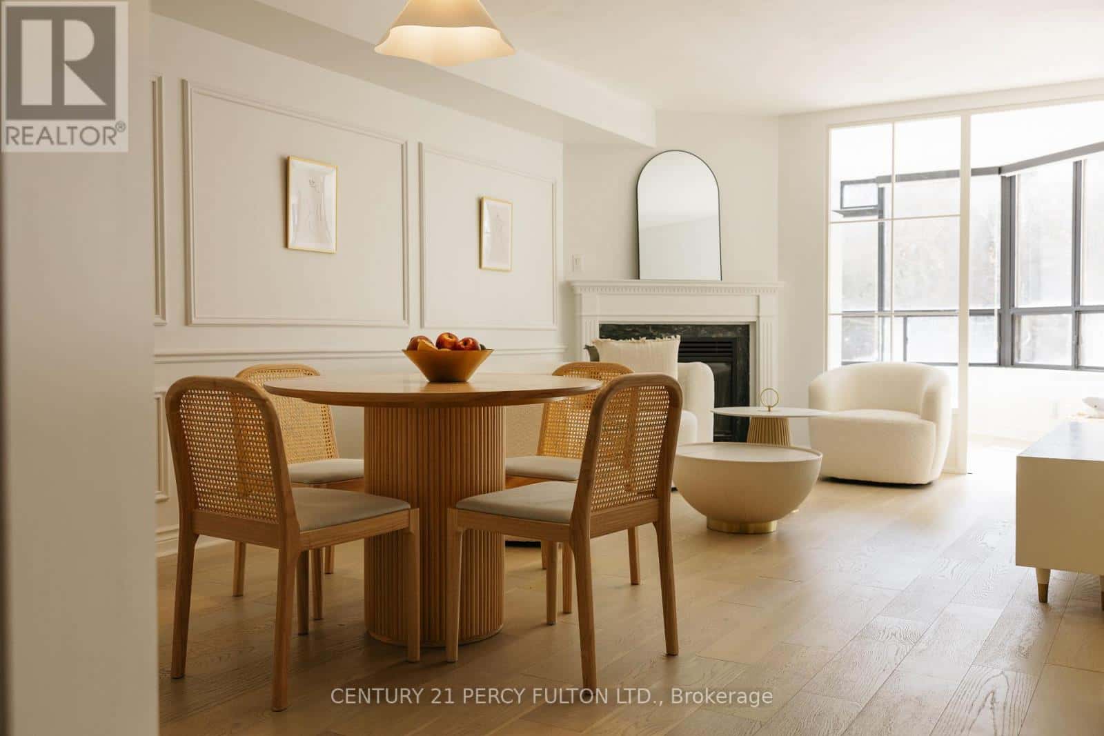 302 - 1 RIPLEY AVENUE — Toronto (High Park-Swansea), Ontario - Photo 2 of 68