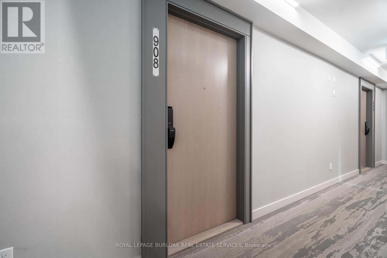 908 - 370 MARTHA STREET — Burlington (Brant) - Photo 2 of 23