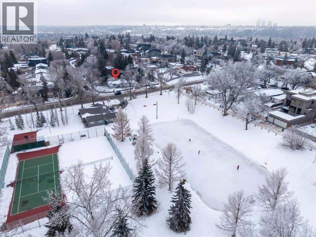 1347 Hamilton Street NW — Calgary, Alberta - Photo 5 of 25