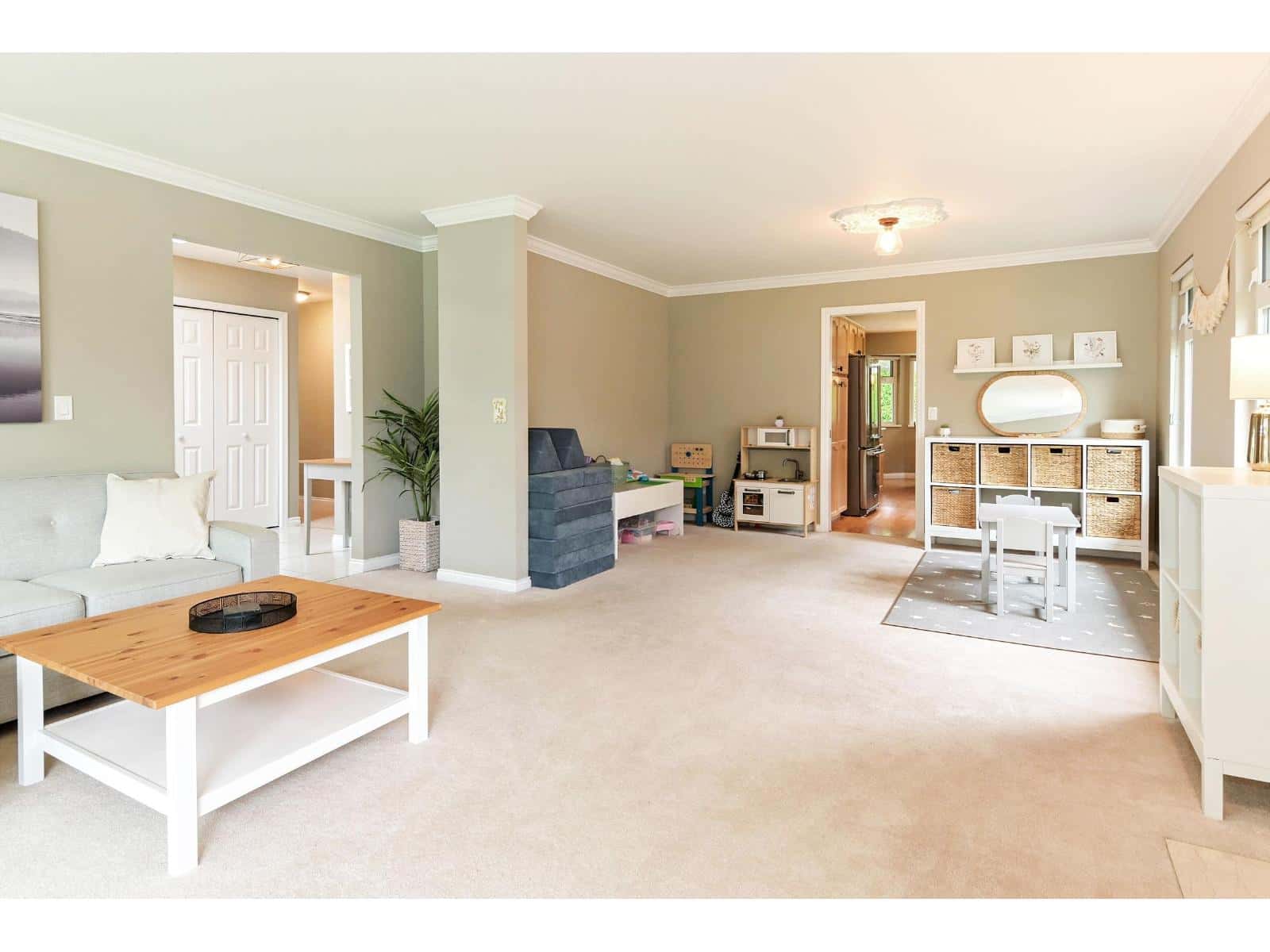 16333 79 AVENUE — Surrey, British Columbia - Photo 4 of 33