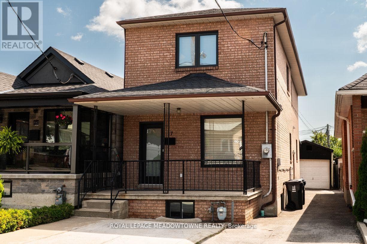 17 KERSDALE AVENUE — Toronto (Keelesdale-Eglinton West), Ontario - Main photo