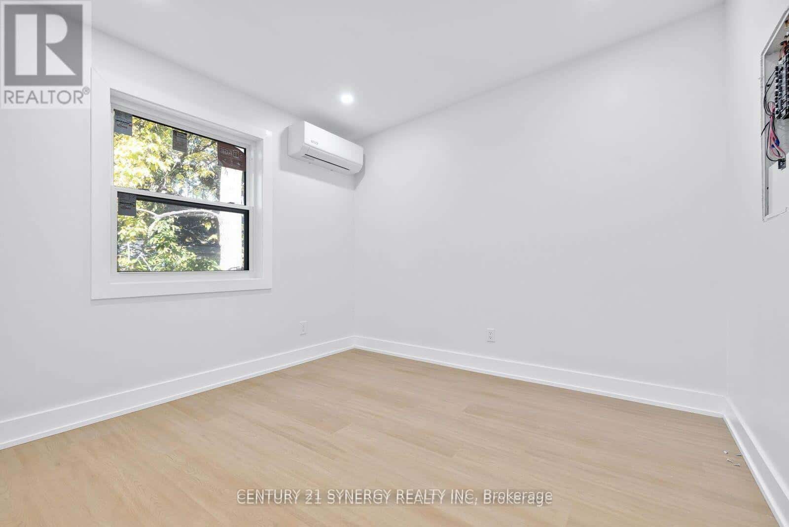 Ottawa — Ottawa - Photo 4 of 13