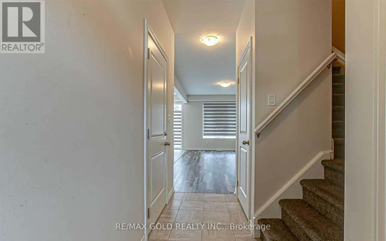 222 LINKS CRESCENT — Woodstock (Woodstock - North), Ontario - Photo 4 of 26