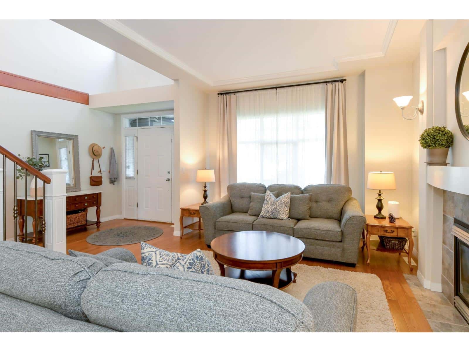 18290 CLAYTONWOOD CRESCENT — Surrey, British Columbia - Photo 4 of 40