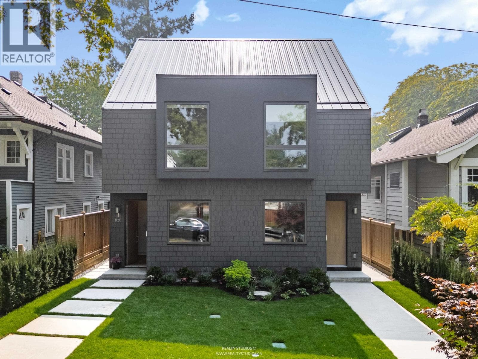 1 1120 E 23RD AVENUE — Vancouver, British Columbia - Main photo