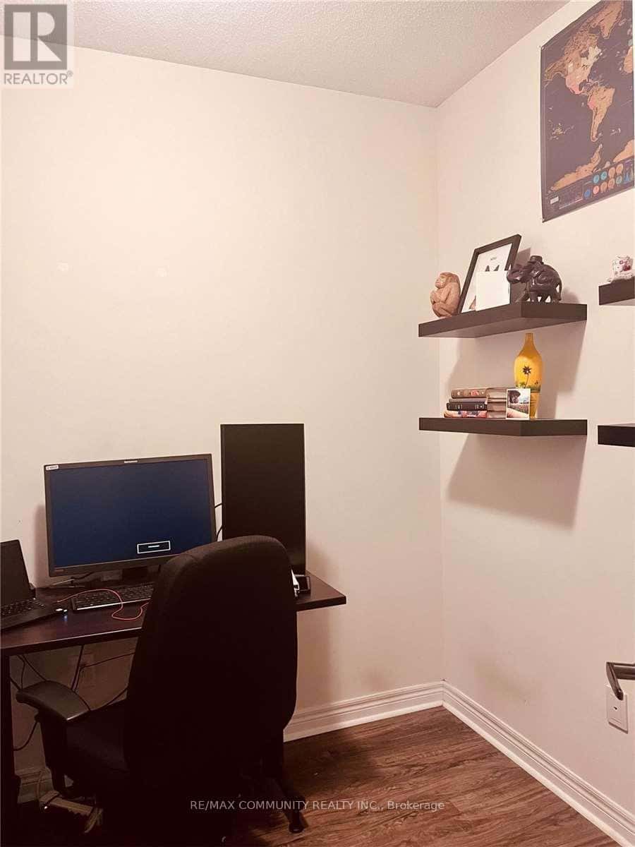 212 - 7325 MARKHAM ROAD — Markham (Cedarwood) - Photo 3 of 9