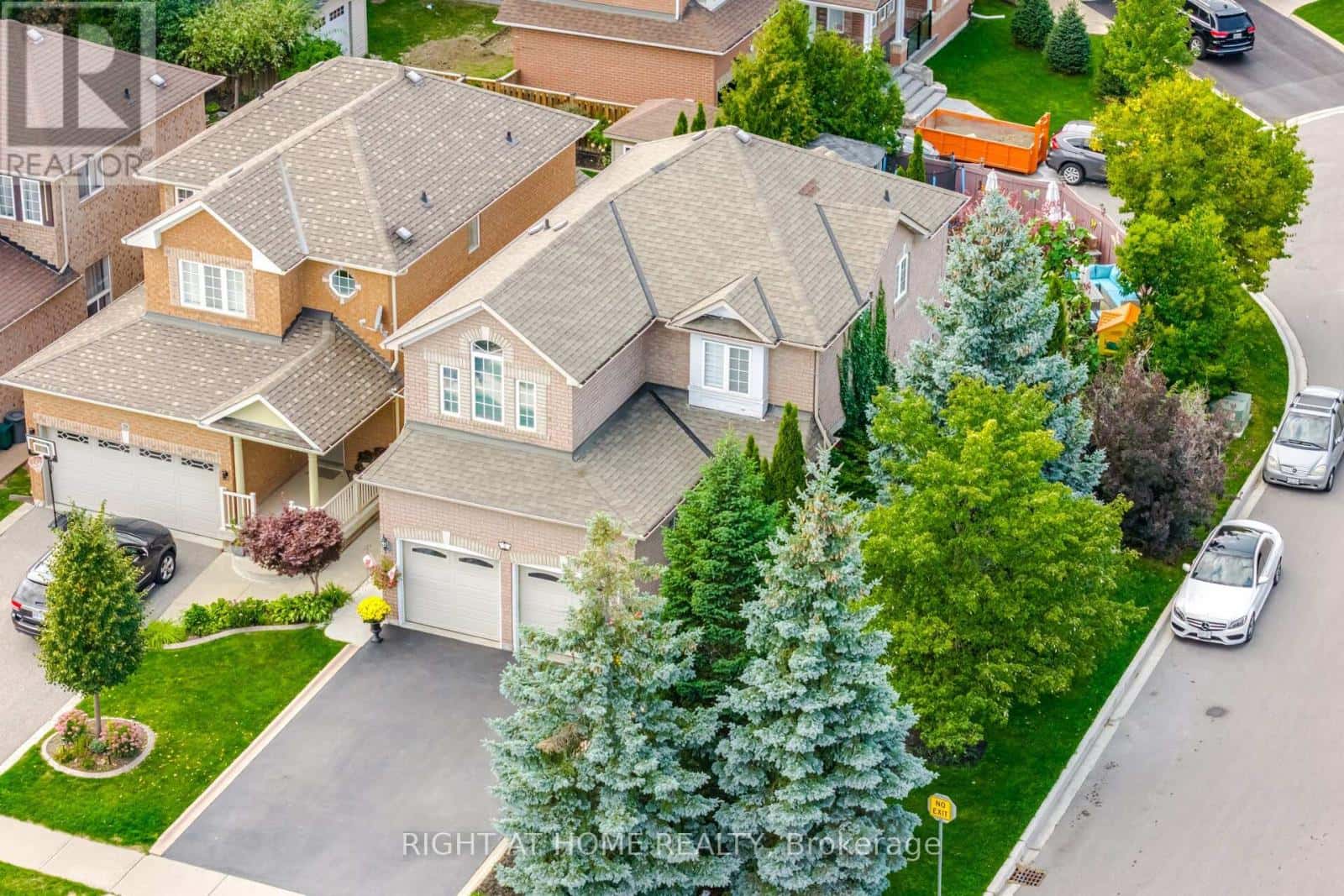 2 MELROSE GARDENS — Brampton (Snelgrove), Ontario - Photo 3 of 50