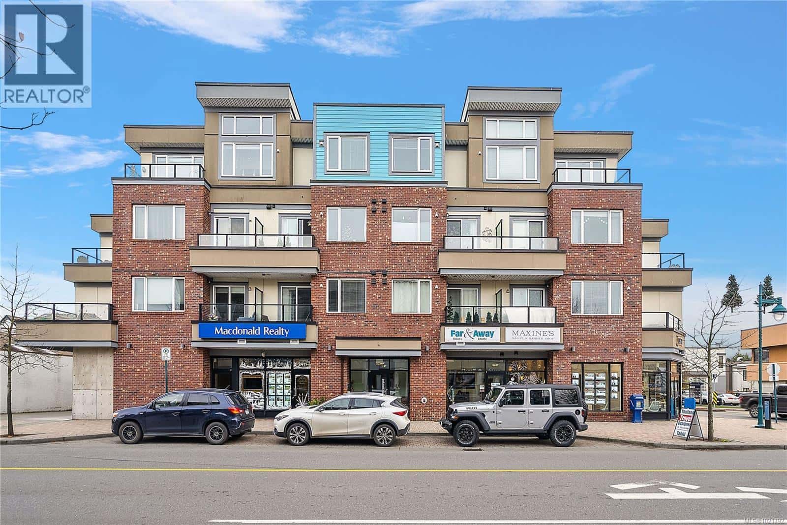 PH403 2409 Bevan Ave — Sidney, British Columbia - Photo 5 of 28