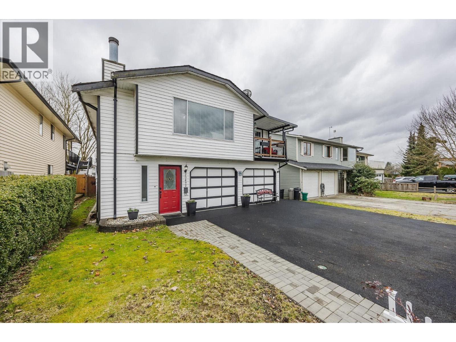 20492 THORNE AVENUE — Maple Ridge, British Columbia - Main photo