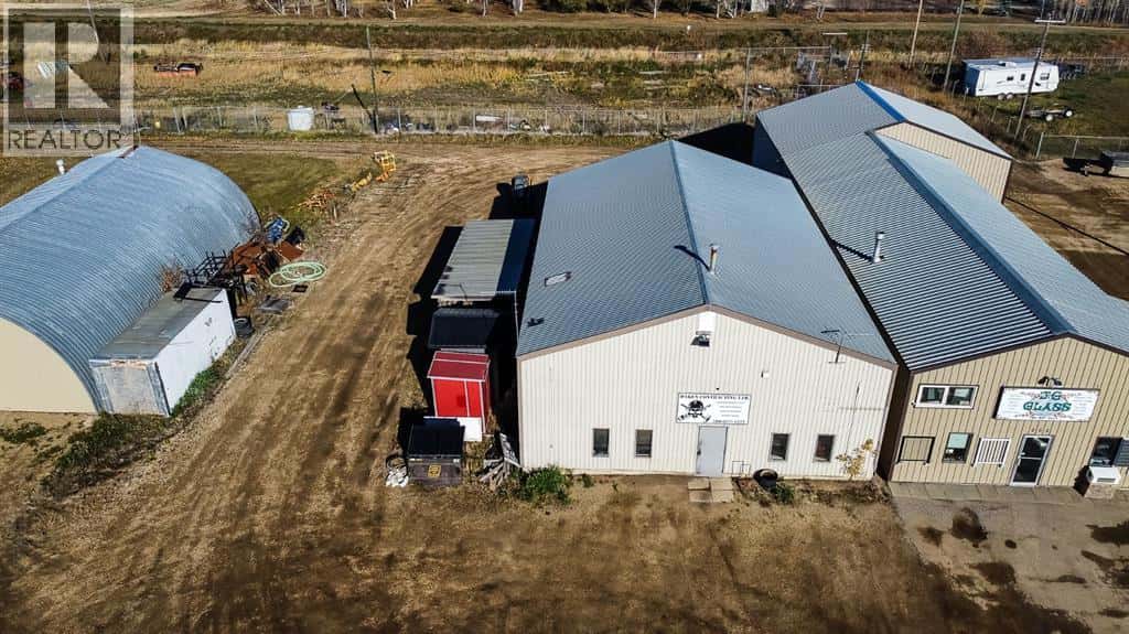 4 1 Avenue NW — Falher, Alberta - Photo 2 of 13