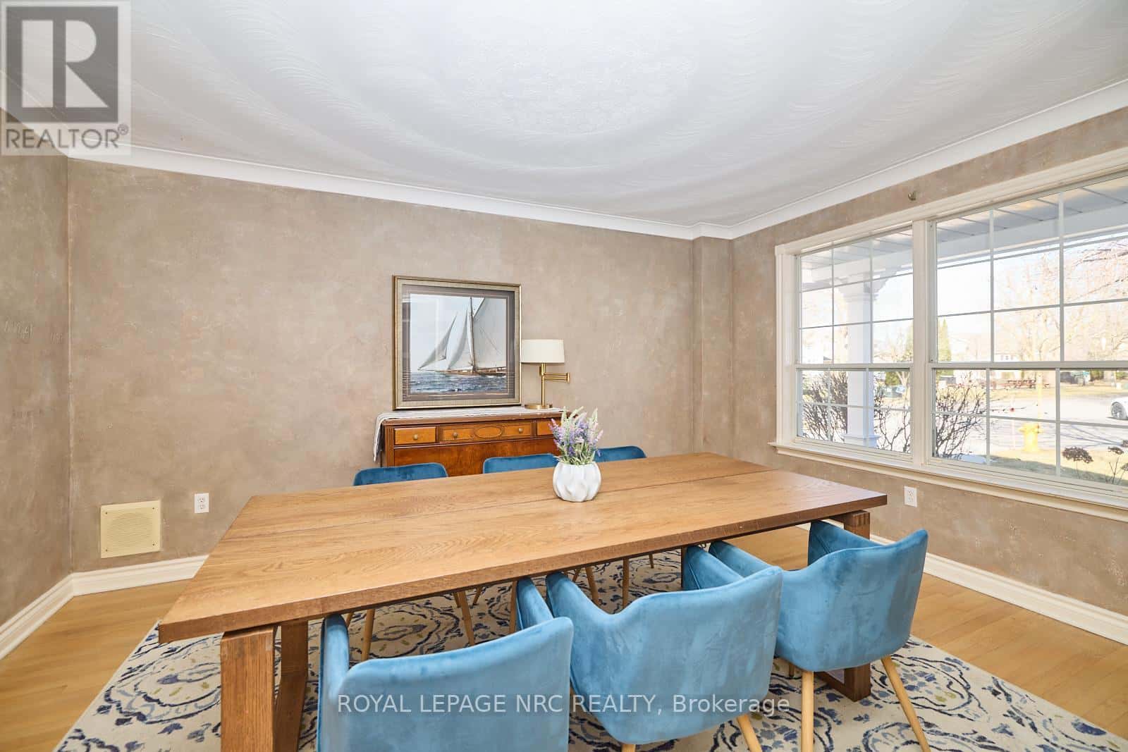 12 BRIGANTINE COURT — St. Catharines (Port Weller), Ontario - Photo 5 of 41