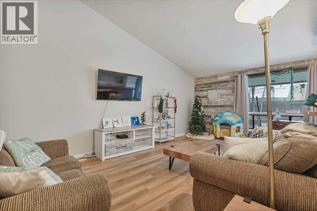 Lethbridge — Lethbridge - Photo 3 of 31