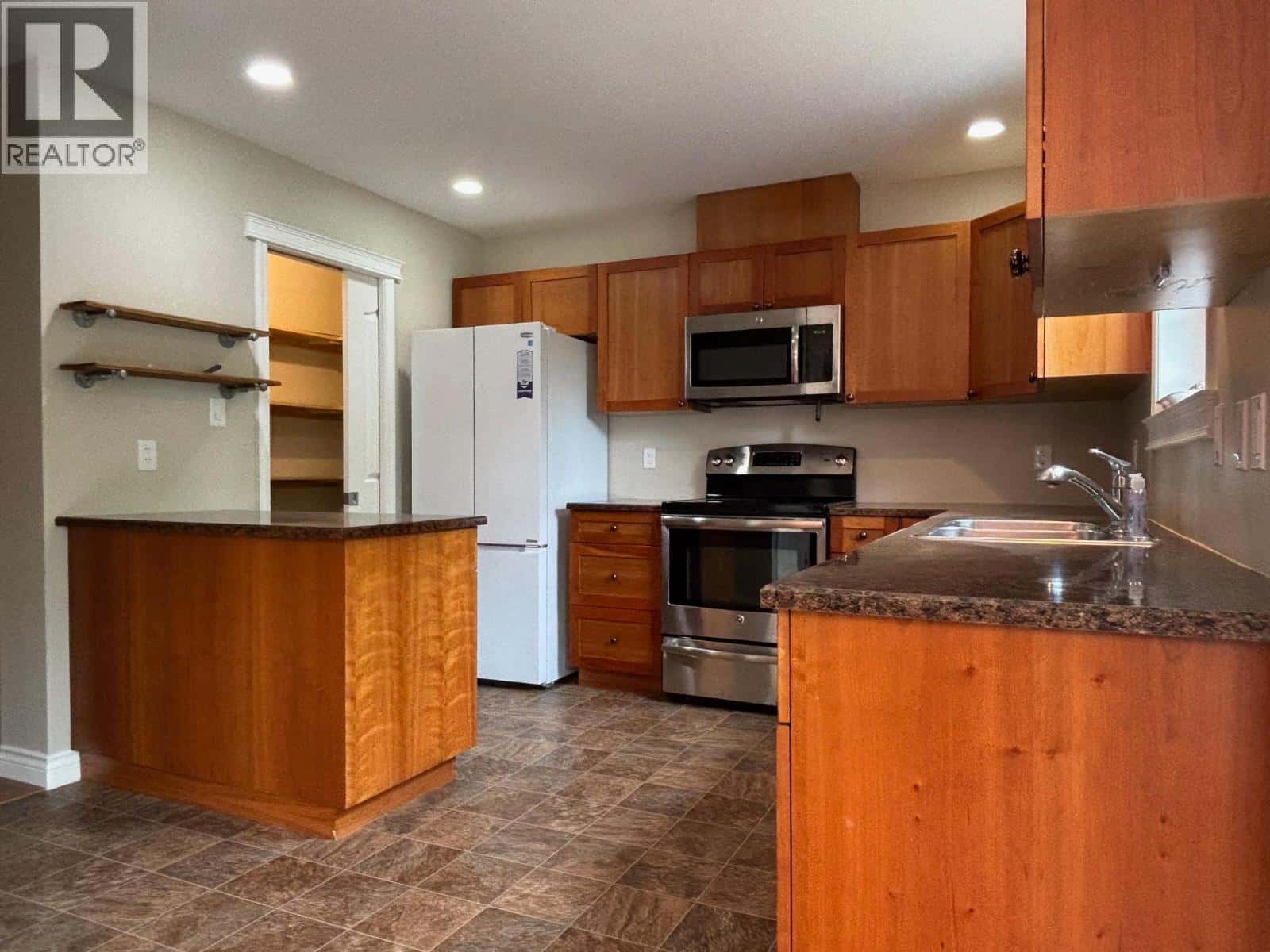 1 3239 APSLEY STREET — Terrace, British Columbia - Photo 2 of 19