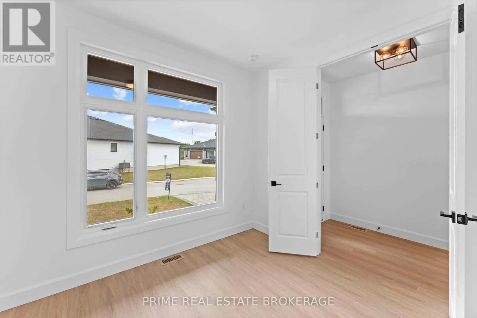 1 - 110 COASTAL CRESCENT — Lambton Shores (Grand Bend), Ontario - Photo 2 of 38