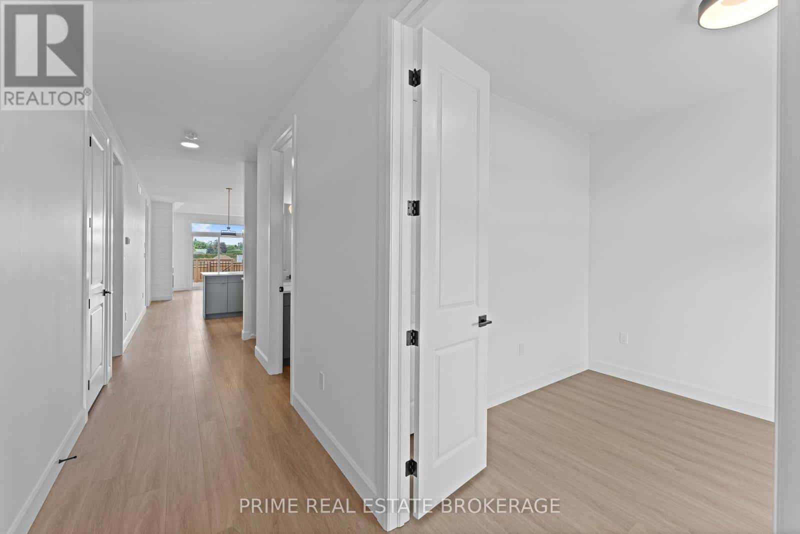 1 - 110 COASTAL CRESCENT — Lambton Shores (Grand Bend), Ontario - Photo 3 of 38