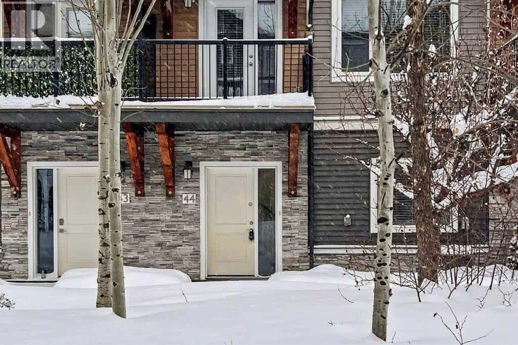 44, 141 Fontaine Crescent — Fort McMurray, Alberta - Photo 3 of 40