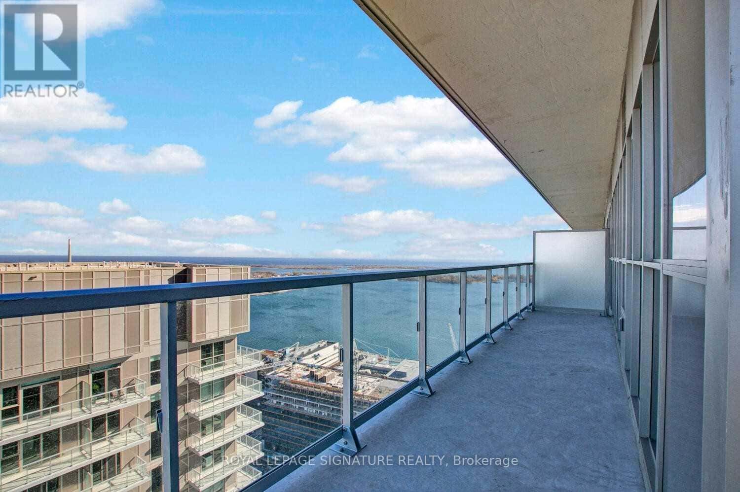 Toronto (Waterfront Communities) — Toronto (Waterfront Communities) - Photo 2 of 24