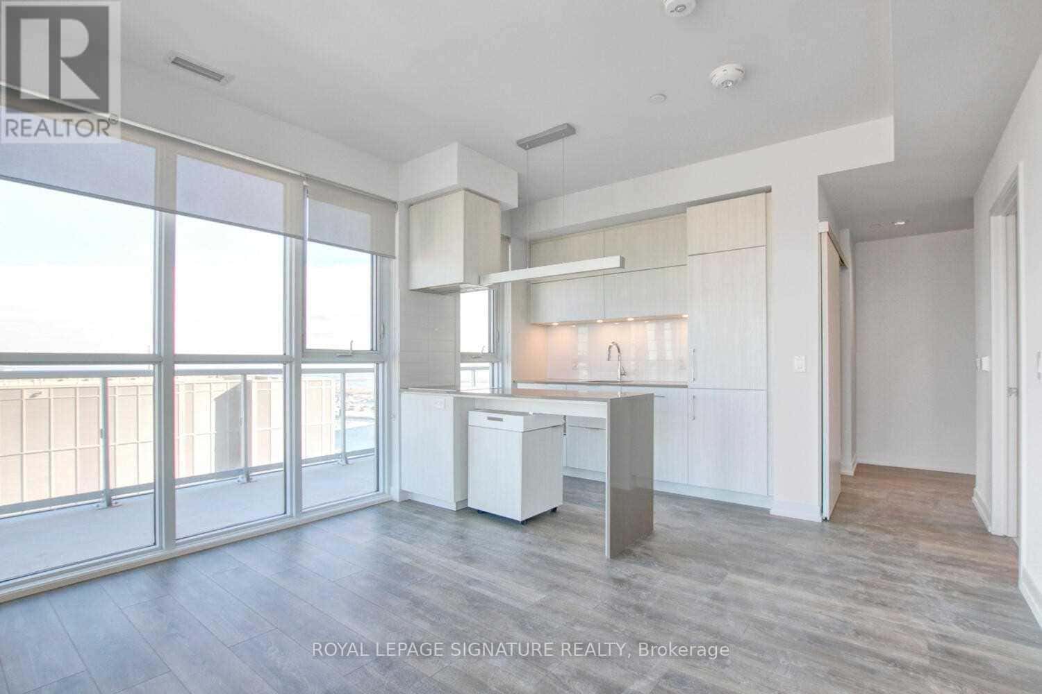 Toronto (Waterfront Communities) — Toronto (Waterfront Communities) - Photo 3 of 24