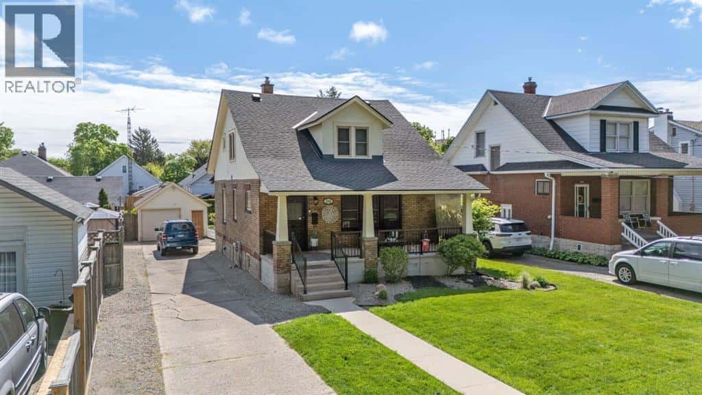 336 BLANCHE STREET — Sarnia, Ontario - Photo 2 of 48