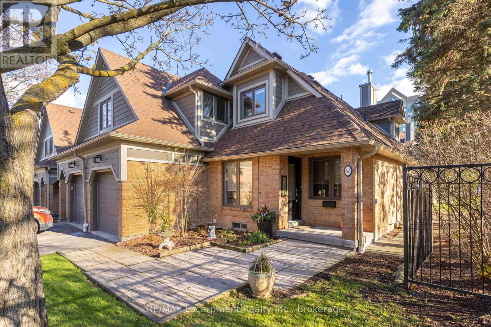 67 - 2199 BURNHAMTHORPE ROAD W — Mississauga (Erin Mills), Ontario - Photo 3 of 39