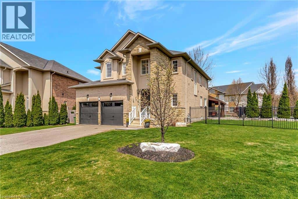 349 VALRIDGE Drive — Ancaster, Ontario - Photo 3 of 50