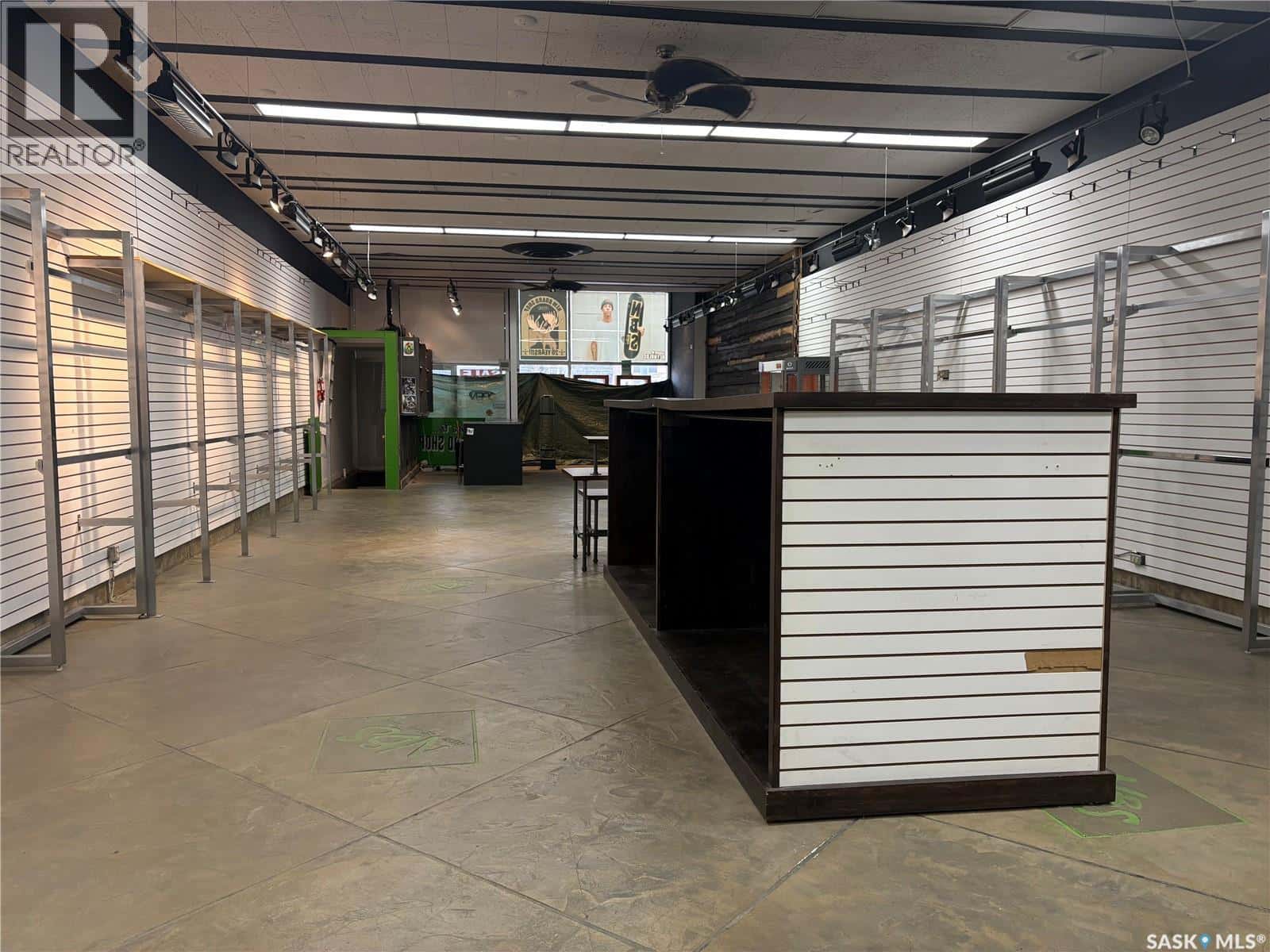 318 Main STREET N — Moose Jaw - Photo 2 of 18