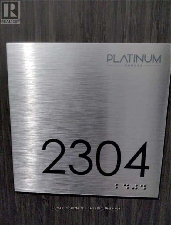 2304 - 15 QUEEN STREET S — Hamilton (Central), Ontario - Photo 2 of 18