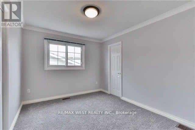 UPPER - 18 LINKDALE ROAD — Brampton (Brampton North) - Photo 5 of 17