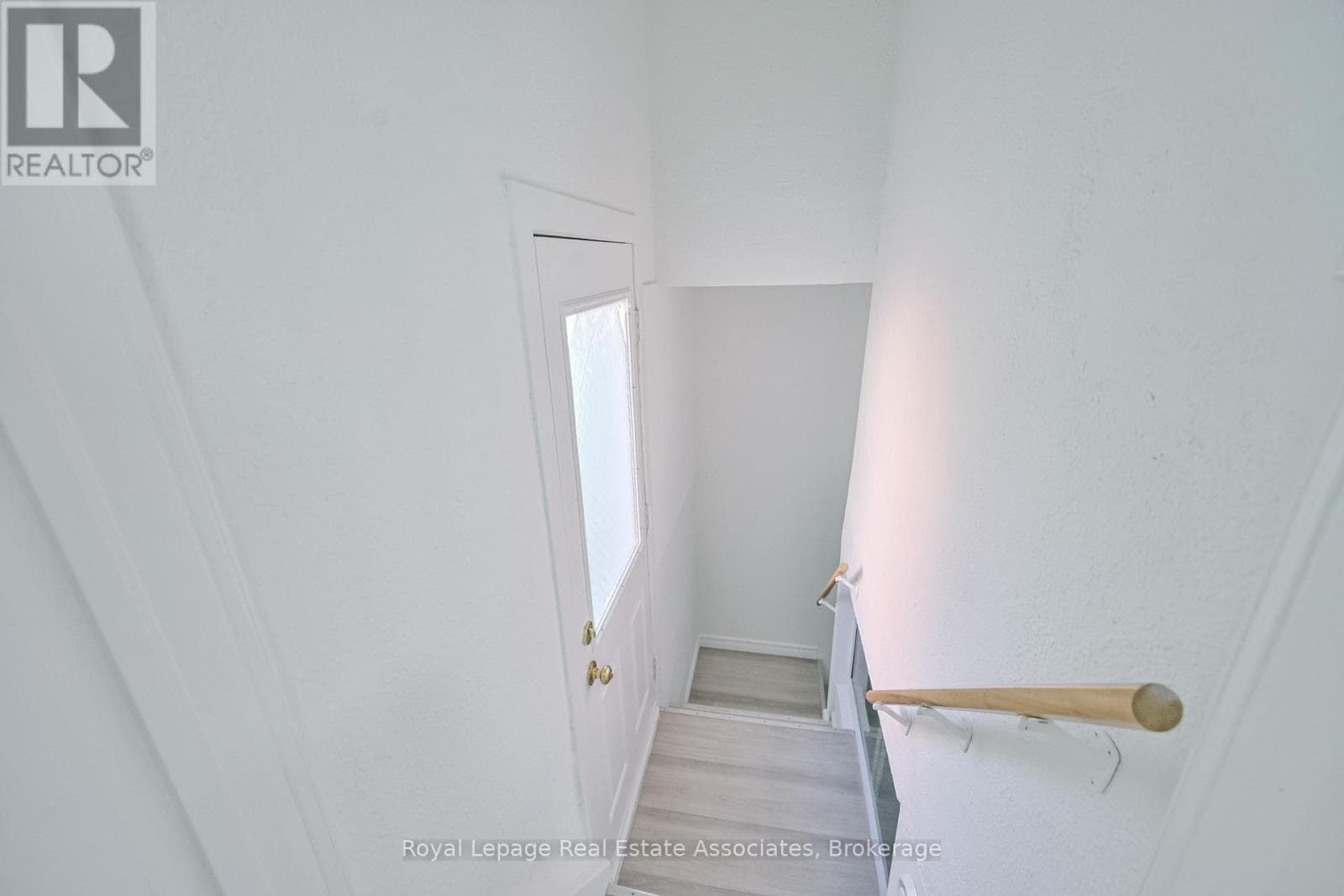 20 EAST DRIVE — Toronto (Rockcliffe-Smythe) - Main photo