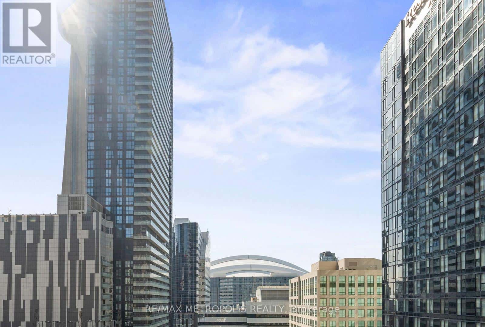 Toronto (Waterfront Communities) — Toronto (Waterfront Communities) - Photo 5 of 39