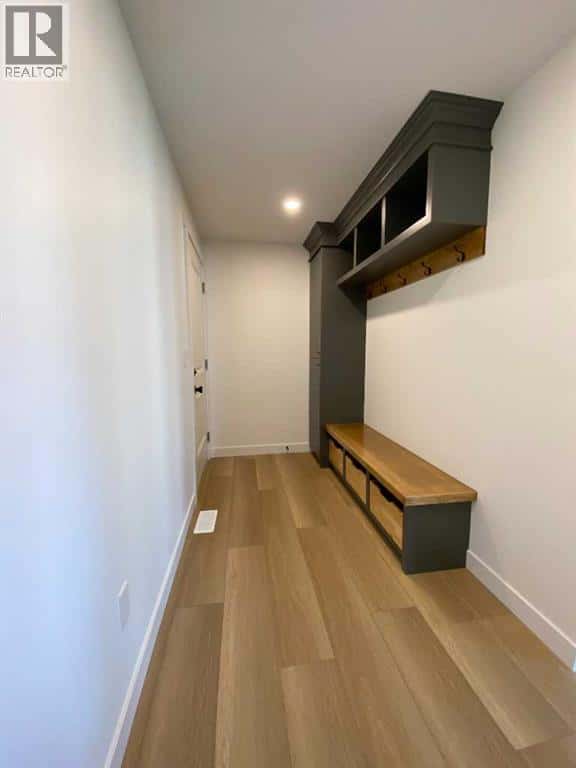 4 Williams Avenue — Olds, Alberta - Photo 5 of 30