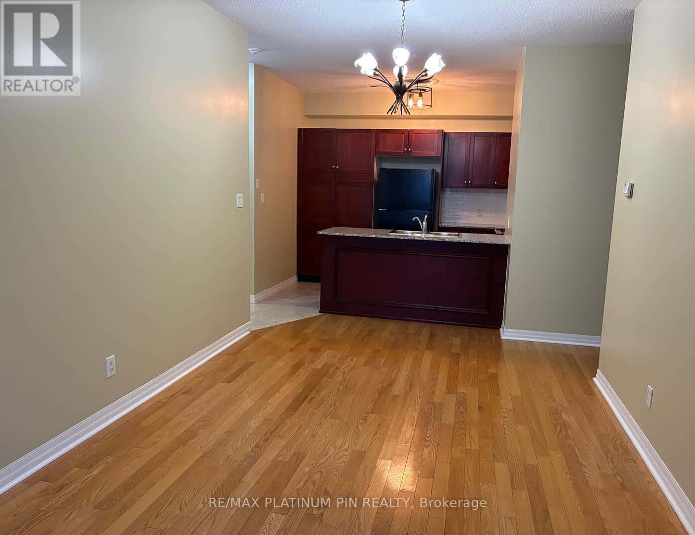 501 - 1359 RATHBURN ROAD E — Mississauga (Rathwood), Ontario - Photo 5 of 13