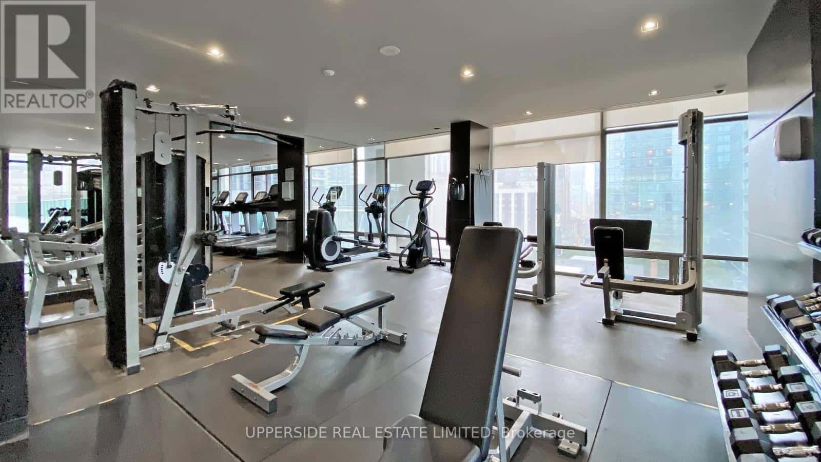 Toronto (Annex) — Toronto (Annex) - Photo 2 of 36