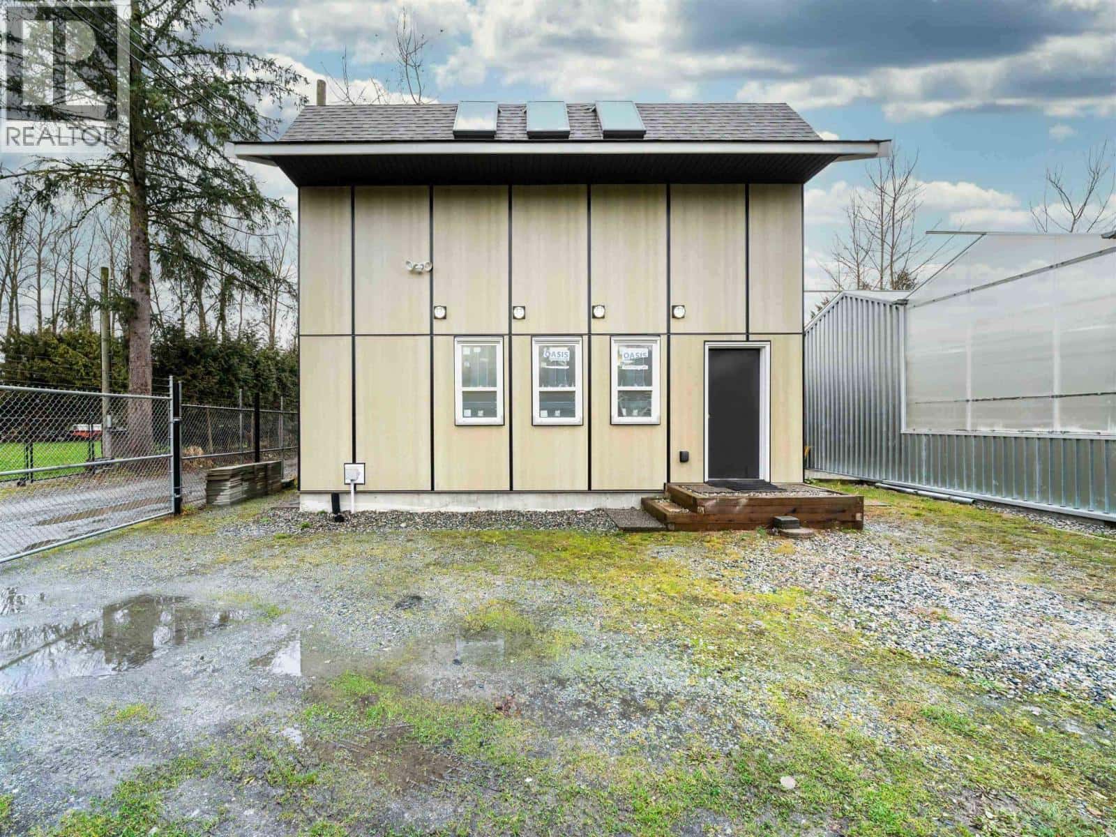 17430 KENNEDY ROAD — Pitt Meadows, British Columbia - Photo 2 of 23