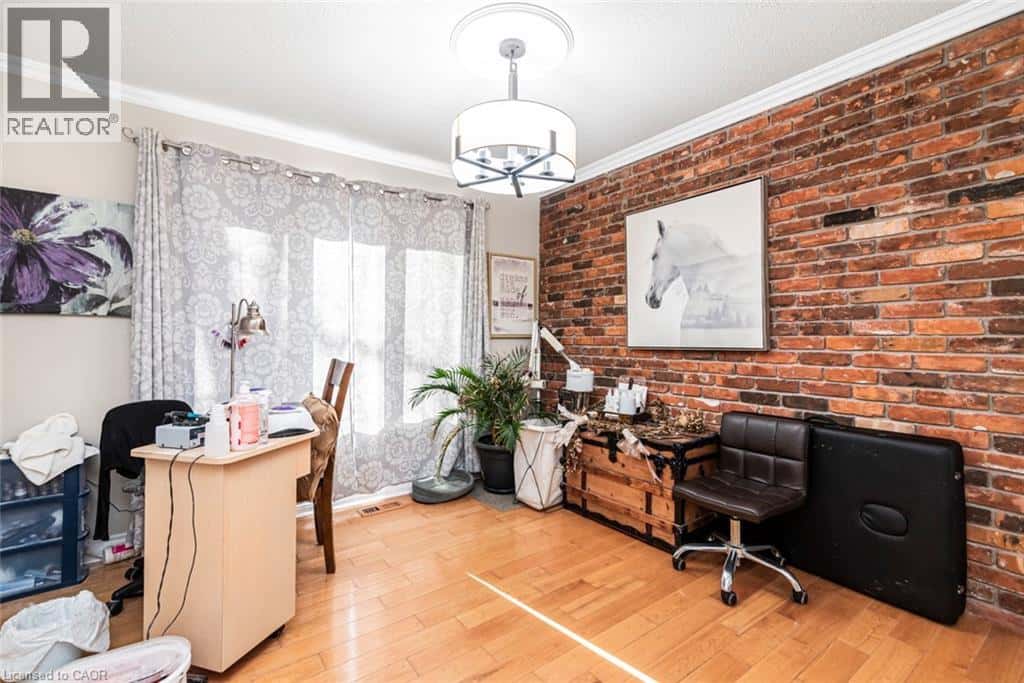 Dunnville — Dunnville - Photo 3 of 49